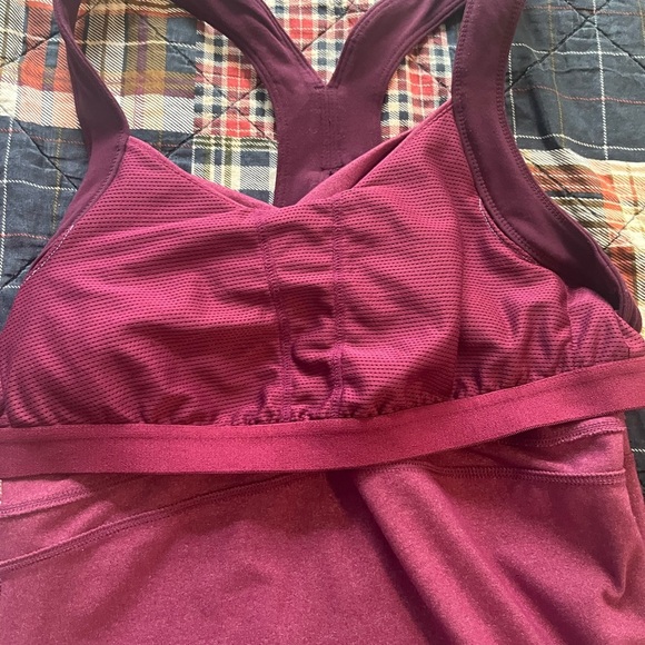 Athleta Twist Front Fitted Keyhole Tank Top - Picture 8 of 9